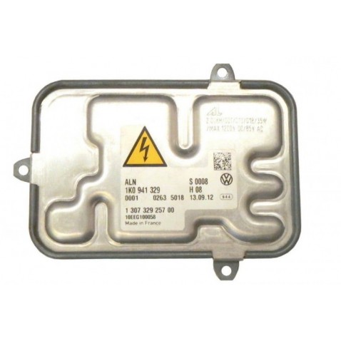 BOSCH 130732925700 XENON  VW PASSAT CC TOURAN SKODA YETI BALLAST CENTRALINA