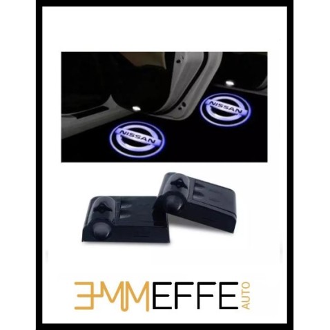 Proiettore Logo LED NISSAN Qashqai III J12 per Portiera con Batteria no Fori no Connessioni Plug & Play